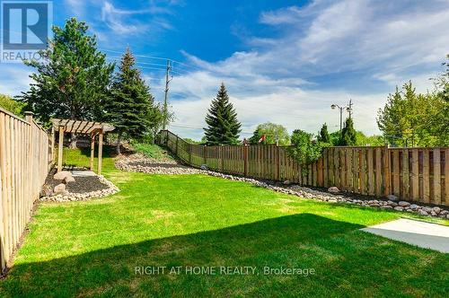 402 Lausanne Crescent, Waterloo, ON - Outdoor