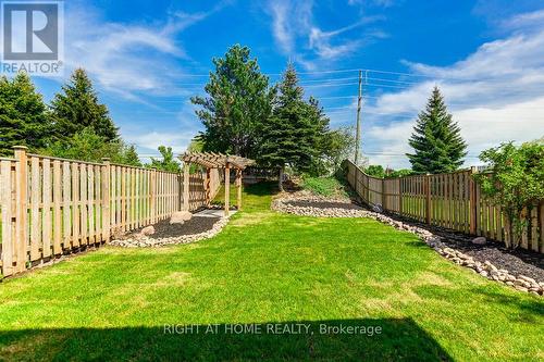 402 Lausanne Crescent, Waterloo, ON - Outdoor