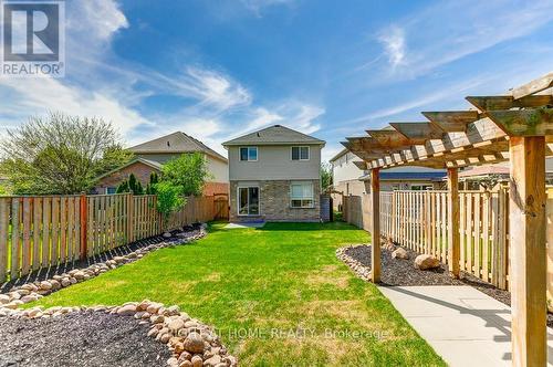 402 Lausanne Crescent, Waterloo, ON - Outdoor