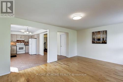 402 Lausanne Crescent, Waterloo, ON - Indoor