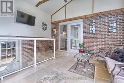 Familyroom W/Acc To Garage - 