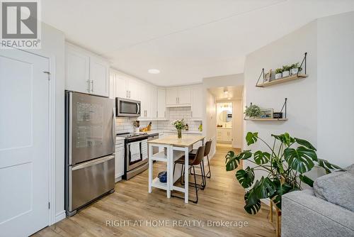 203 - 264 Alma Street, Guelph/Eramosa, ON - Indoor Photo Showing Kitchen