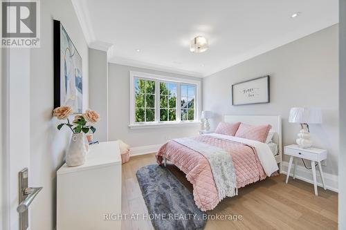 484 Avonwood Drive, Mississauga, ON - Indoor Photo Showing Bedroom