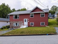 88 Wynn Castle Drive  Lower Sackville, NS B4E 2R6