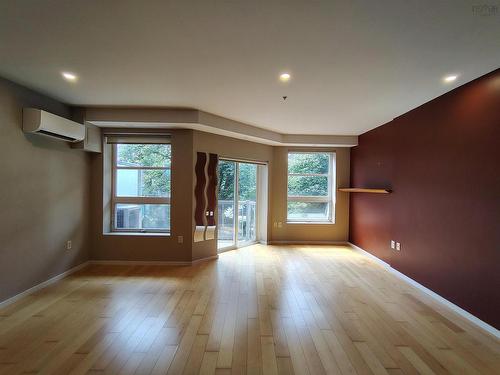 412 5221 Nora Bernard Street, Halifax, NS - Indoor Photo Showing Other Room