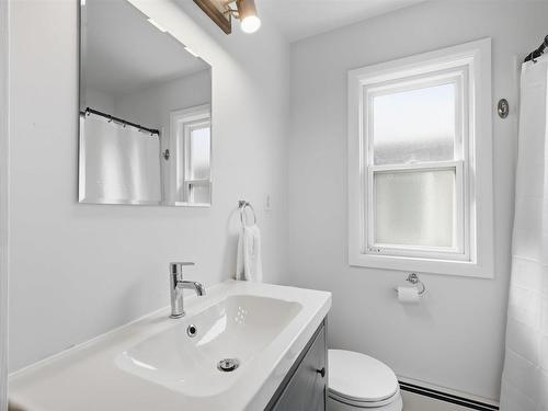 3312 Ashburn Avenue, Halifax, NS - Indoor Photo Showing Bathroom