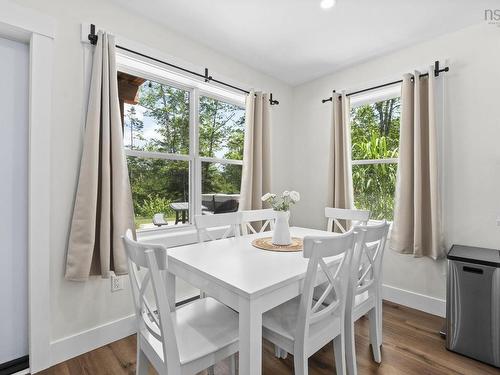 97 Forest Heights Drive, Vaughan, NS - Indoor Photo Showing Dining Room