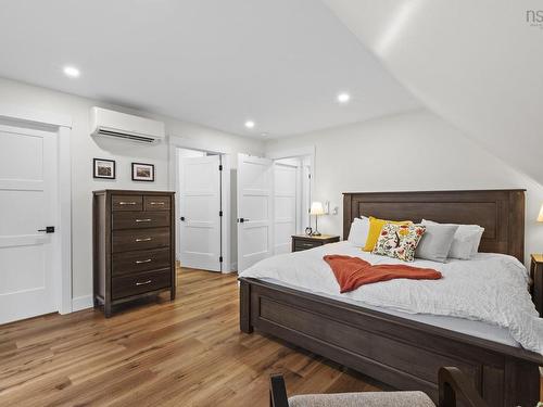 97 Forest Heights Drive, Vaughan, NS - Indoor Photo Showing Bedroom