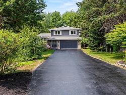15 Archibald Drive  Fall River, NS B2T 1E8