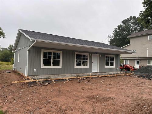 39 Asquith Avenue  Stewiacke, NS B0N 2J0