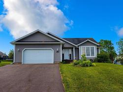 15 Gordon Day Drive Stratford, PE C1B 0E9