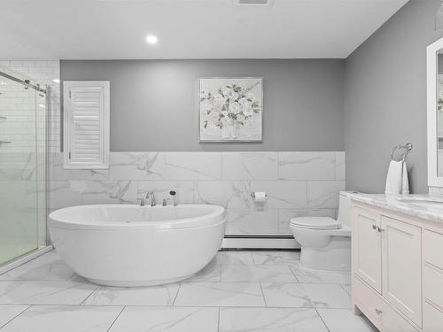 6201 Regina Terrace, Halifax, NS - Indoor Photo Showing Bathroom