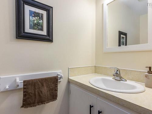 603 Sutherland Terrace, Kentville, NS - Indoor Photo Showing Bathroom
