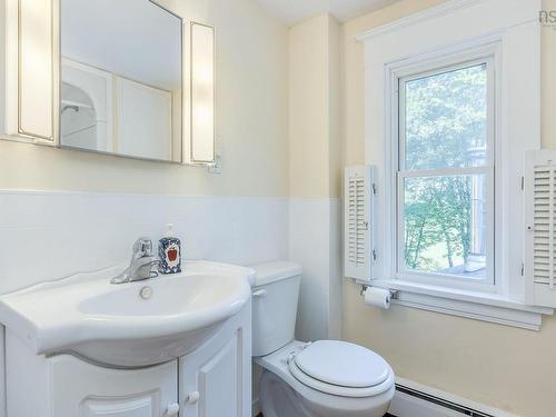 603 Sutherland Terrace, Kentville, NS - Indoor Photo Showing Bathroom
