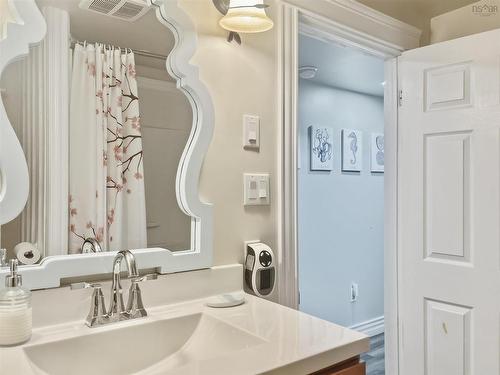 146 Pinky Creek Road, Parrsboro, NS - Indoor Photo Showing Bathroom
