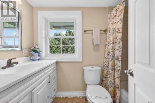 362 Short Point Road, Rideau Lakes, ON - Indoor Photo Showing Bathroom