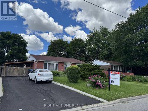 4 LESLIE STREET  Brampton, ON L6X 2J4