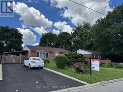 4 LESLIE STREET Brampton, ON L6X 2J4