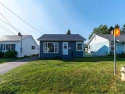 5 Edgewood Avenue  Amherst, NS B4H 1K6