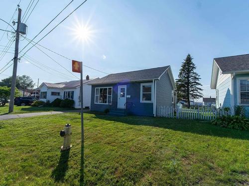 5 Edgewood Avenue, Amherst, NS - Outdoor With Facade