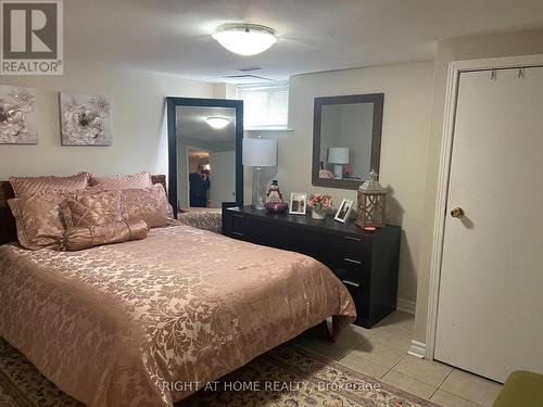52 Emerson Street, Hamilton, ON - Indoor Photo Showing Bedroom