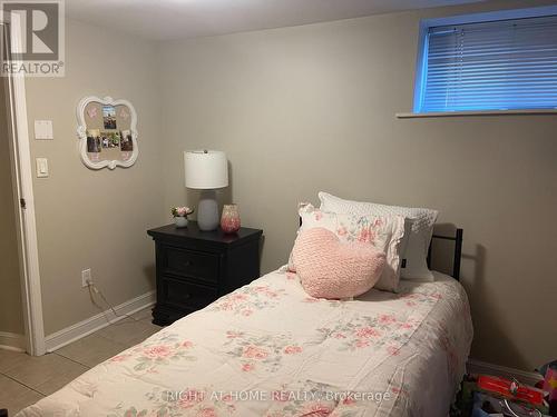 52 Emerson Street, Hamilton, ON - Indoor Photo Showing Bedroom