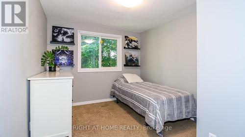 2988 25Th Sideroad, Innisfil, ON - Indoor Photo Showing Bedroom