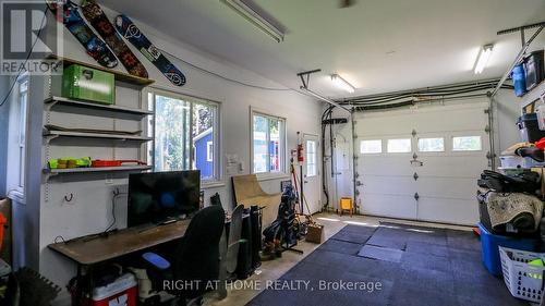 2988 25Th Sideroad, Innisfil, ON - Indoor Photo Showing Garage
