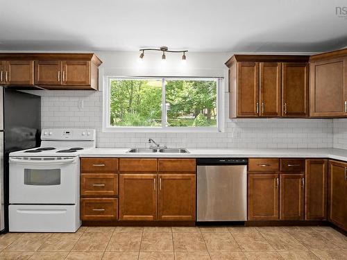 241 & 239 Lockview Road, Fall River, NS - Indoor Photo Showing Kitchen With Double Sink