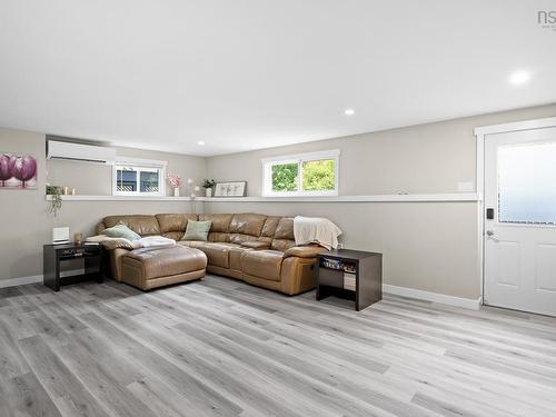 241 & 239 Lockview Road, Fall River, NS - Indoor Photo Showing Living Room