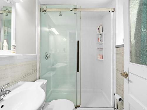 241 & 239 Lockview Road, Fall River, NS - Indoor Photo Showing Bathroom