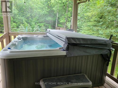 57 Old Trail Road, Tiny, ON - Outdoor