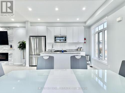 39 - 113 Hartley Avenue, Brant, ON - Indoor Photo Showing Kitchen With Stainless Steel Kitchen With Upgraded Kitchen
