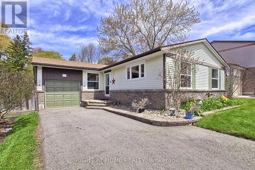 853 MAGNOLIA AVENUE  Newmarket, ON L3Y 5H5