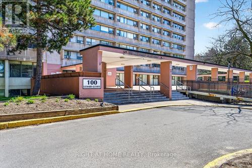 708 - 100 LEEWARD GLENWAY  Toronto, ON M3C 2Z1