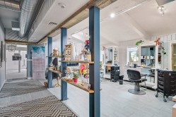 Salon - 