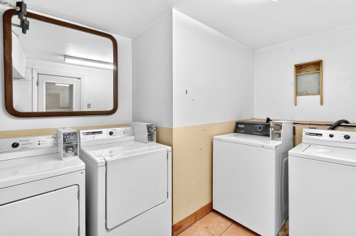 Laundry - 3-3941 Av. Barclay, Montréal (Côte-Des-Neiges/Notre-Dame-De-Grâce), QC - Indoor Photo Showing Laundry Room