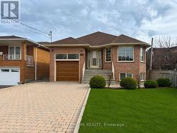 459 MAPLE LEAF DRIVE Toronto, ON M6L 1R1