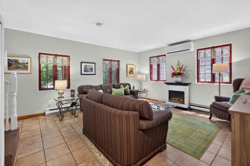 Salon - 751 Ch. Duplessis, Sherbrooke (Fleurimont), QC - Indoor Photo Showing Living Room With Fireplace