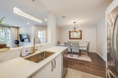 Cuisine - 3-6020 Boul. Chevrier, Brossard, QC - Indoor Photo Showing Kitchen