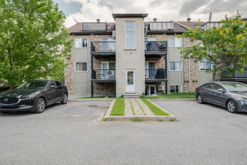 Stationnement - 3-6020 Boul. Chevrier, Brossard, QC - Outdoor With Balcony With Facade