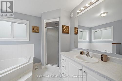 111 Gracehill Crescent, Hamilton, ON - Indoor Photo Showing Bathroom