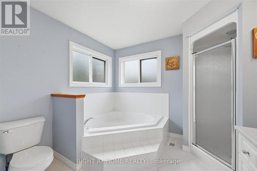 111 Gracehill Crescent, Hamilton, ON - Indoor Photo Showing Bathroom