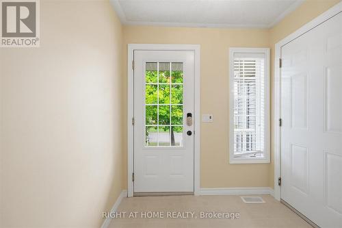 111 Gracehill Crescent, Hamilton, ON - Indoor Photo Showing Other Room