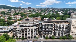 P1-302-3419 Av. Henri-Julien Montréal (Le Plateau-Mont-Royal), QC H2X 3H3