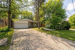 23 CHRISTINE CRESCENT Toronto, ON M2R 1A4
