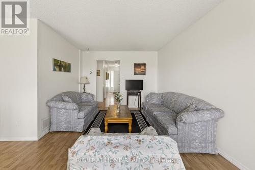 47 - 2 Bernick Drive, Barrie, ON - Indoor Photo Showing Living Room