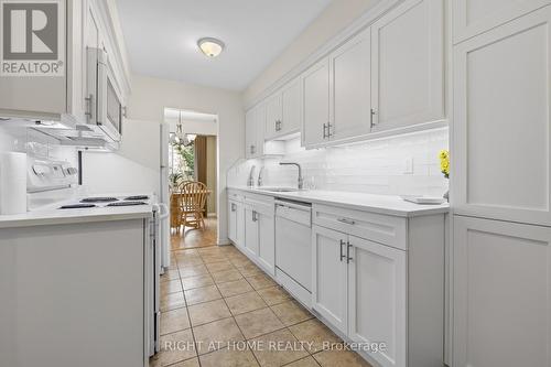 47 - 2 Bernick Drive, Barrie, ON - Indoor Photo Showing Kitchen