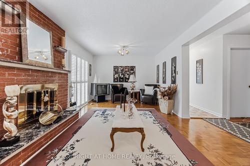 3938 Midhurst Lane, Mississauga, ON - Indoor Photo Showing Living Room With Fireplace