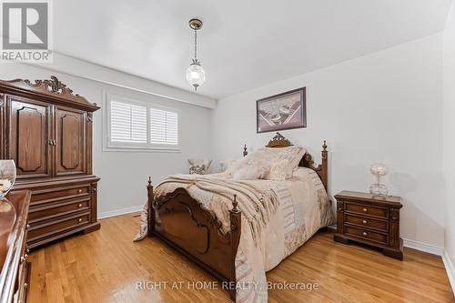 3938 Midhurst Lane, Mississauga, ON - Indoor Photo Showing Bedroom